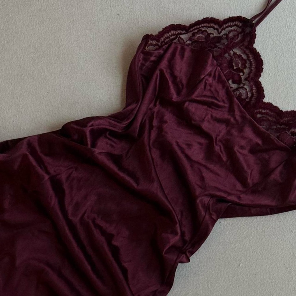 Whimsygoth romantic true vintage wine slip lace trim sexy satin slip - Picture 3 of 8